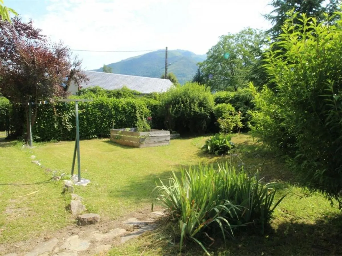 Appartement Spacieux 6 Pers. Avec Jardin, Terrasse Et Cheminee A Bagneres-De-Luchon - Fr-1-313-177
