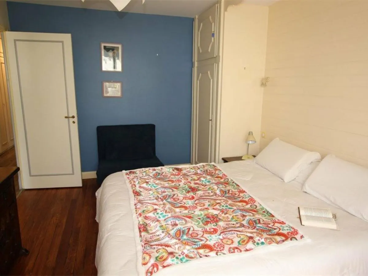 アパート Appartement Spacieux 6 Pers. Avec Jardin, Terrasse Et Cheminee A Bagneres-De-Luchon - Fr-1-313-177 フランス